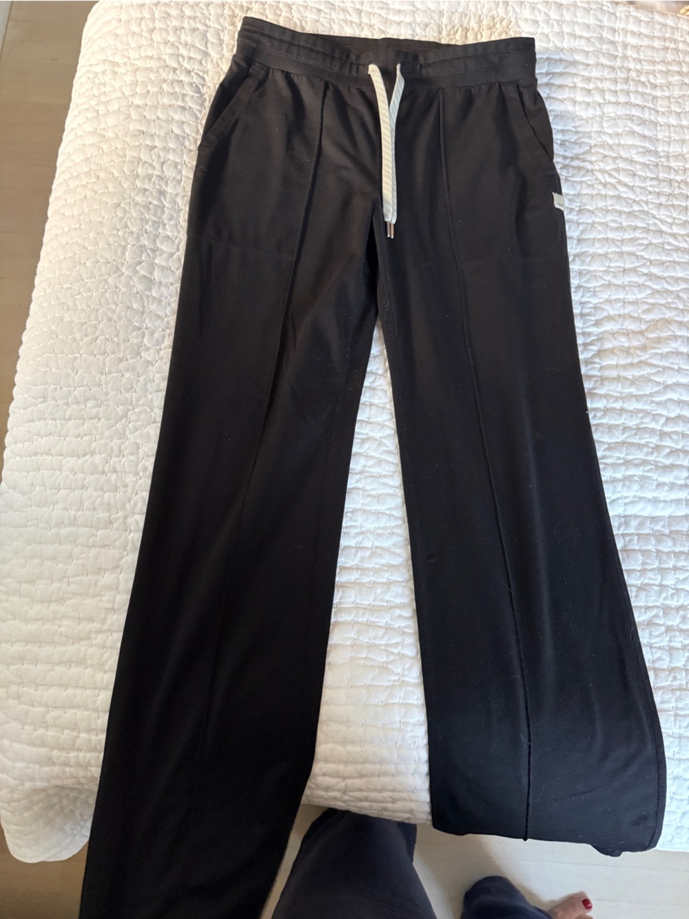Vuori Halo Essential Wide Leg Pant - Picture 2 of 2